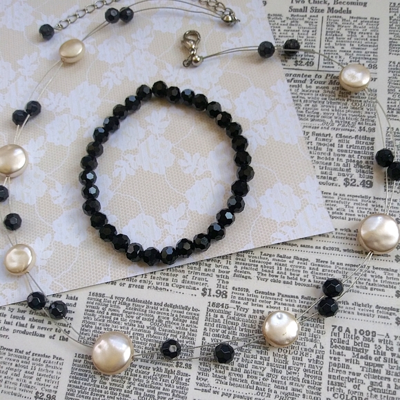 Floating Pearl & Black Glass bead Set - Picture 3 of 3